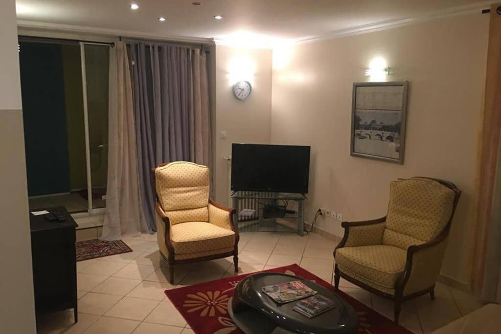 Irigny: Maison Calme A 10 Minutes De Lyon Exterior foto